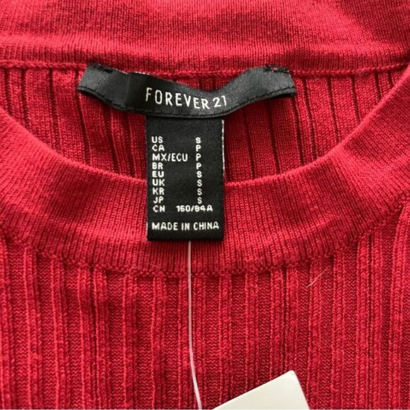 Forever 21 Sweater Size Small Red NWT - Picture 5 of 10